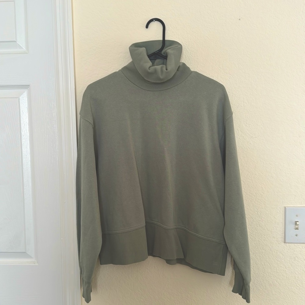 Zara mint color sweater